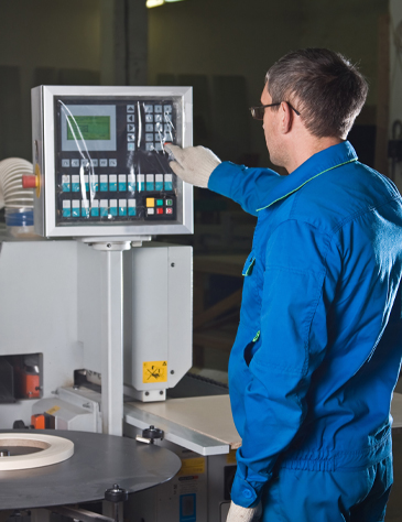 technician_with_digital_scale